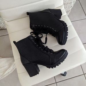 Black Combat Platform Lug Sole Boots, 8W